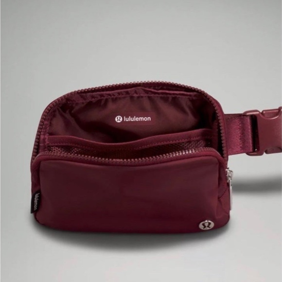 NWT Lululemon Everywhere Belt Bag - Picture 4 of 6